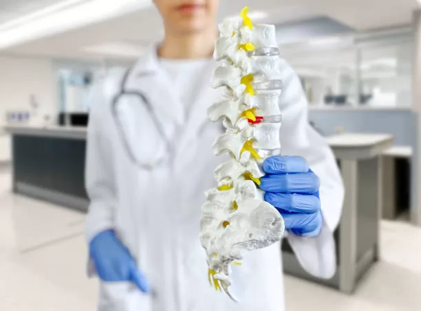 ¿Es necesario operar la hernia discal?